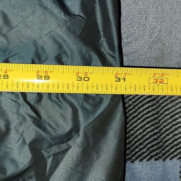 Eddie Bauer.  Lightweight puffer parka. Full-zip. Like-new.  Women's size Small. - Picture 10 of 16